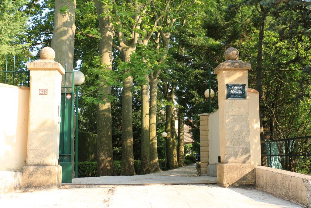 Domaine Du Moulin Hotel Saint-Laurent-des-Arbres Buitenkant foto