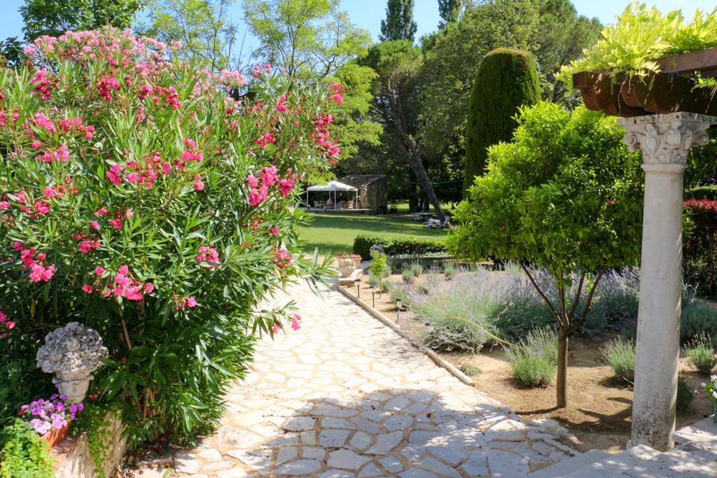 Domaine Du Moulin Hotel Saint-Laurent-des-Arbres Buitenkant foto